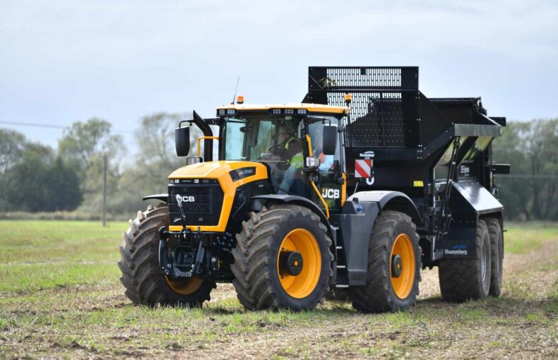 JCB Fastrac 6000 tractor